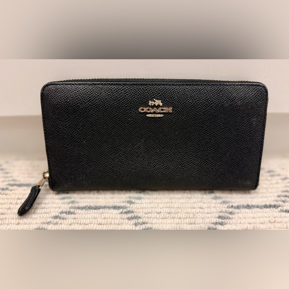SOLD COACH Classic Everyday Accordion Long Zip Around Crossgrain Wallet - Picture 2 of 16
